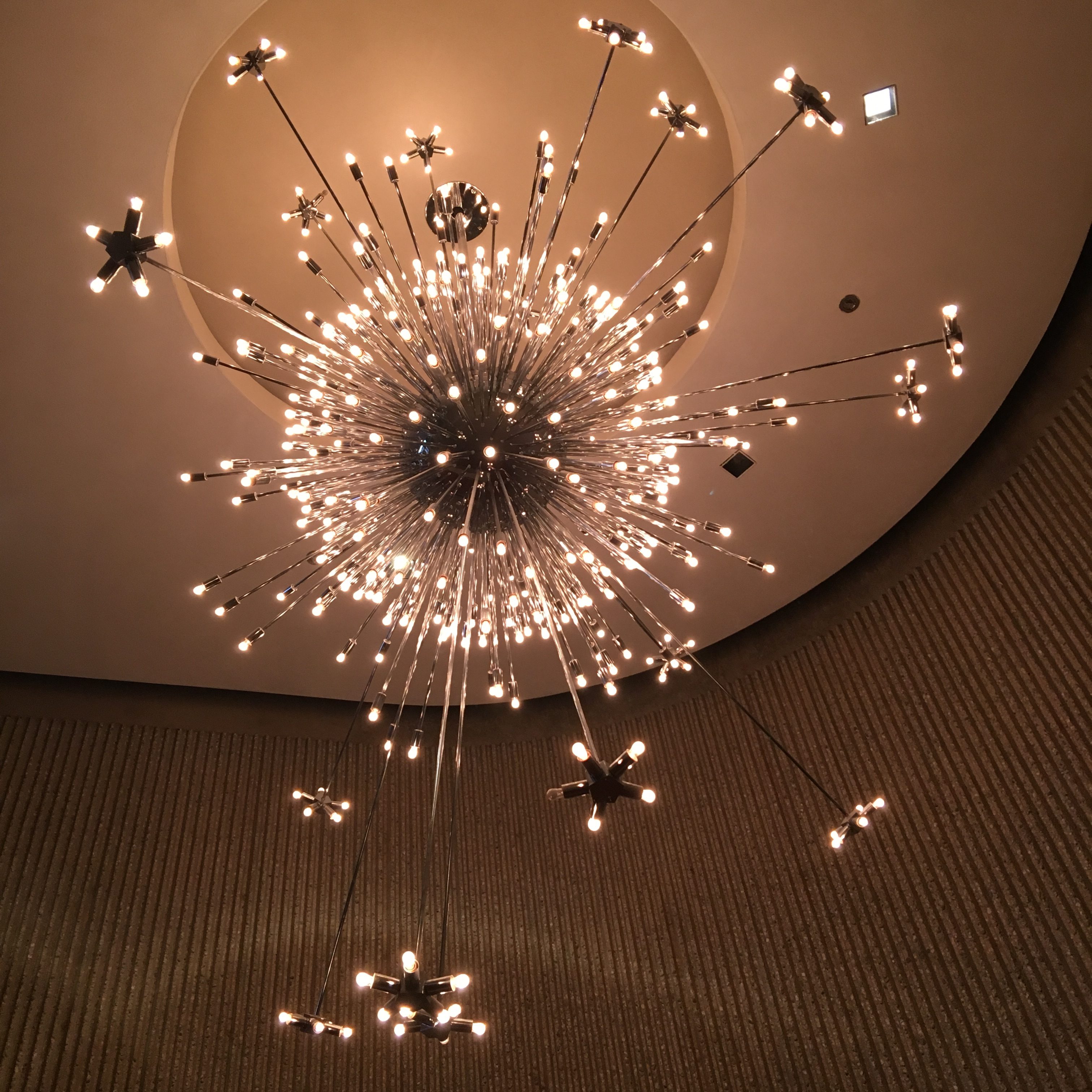 Marjorie Edris Chandelier with its 365 bulbs at the Palm Springs Art Museum
